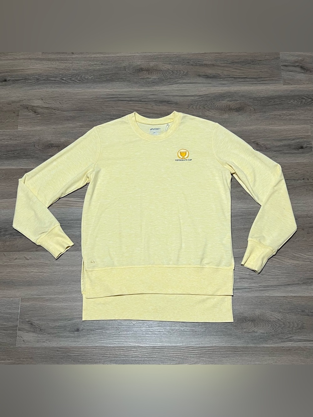 PGA Tour Presidents Cup Small Crewneck Sweatshirt Yellow Golf Ahead Quail Hollow